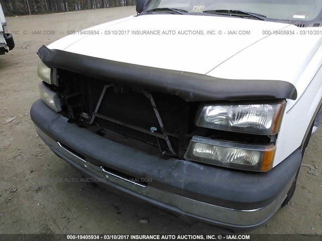 2GCEC19V031353252 - 2003 CHEVROLET SILVERADO C1500 WHITE photo 6