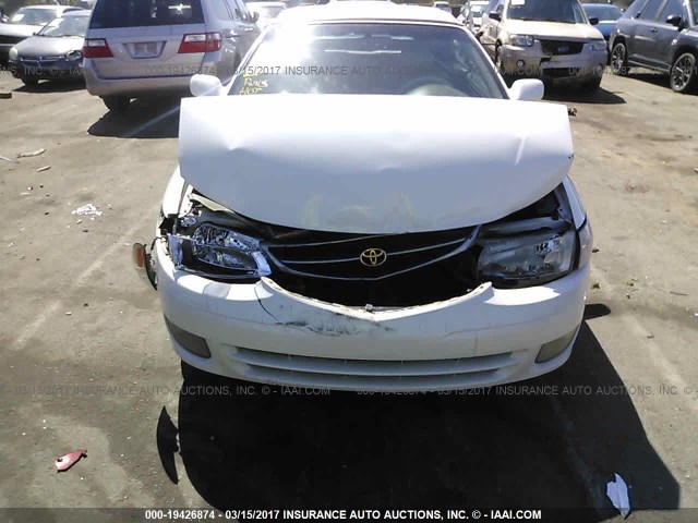 2T1FF28P91C537639 - 2001 TOYOTA CAMRY SOLARA SE/SLE 白色 照片 6