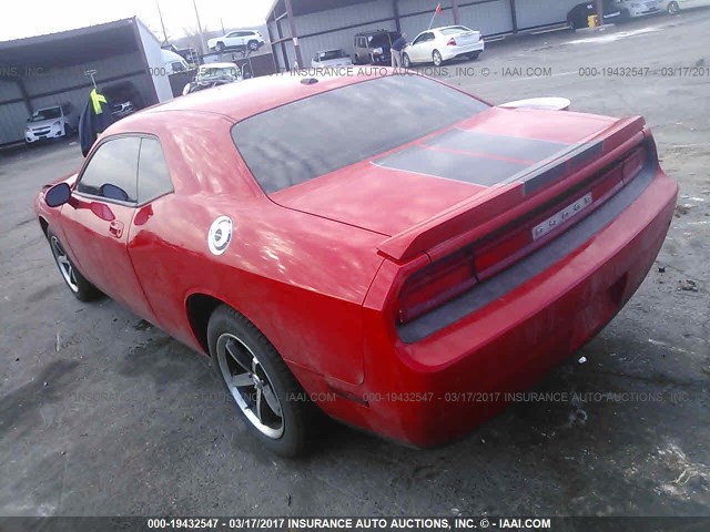 2B3CJ4DV6AH323099 - 2010 DODGE CHALLENGER SE RED photo 3