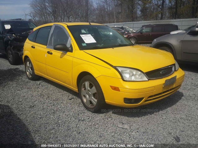 1FAFP37N46W147426 - 2006 FORD FOCUS ZX5 YELLOW photo 1