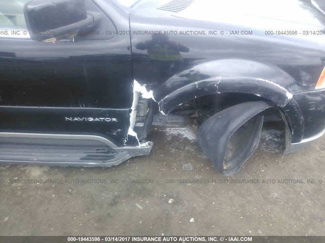 5LMFU28R54LJ33279 - 2004 LINCOLN NAVIGATOR Қара фото 6