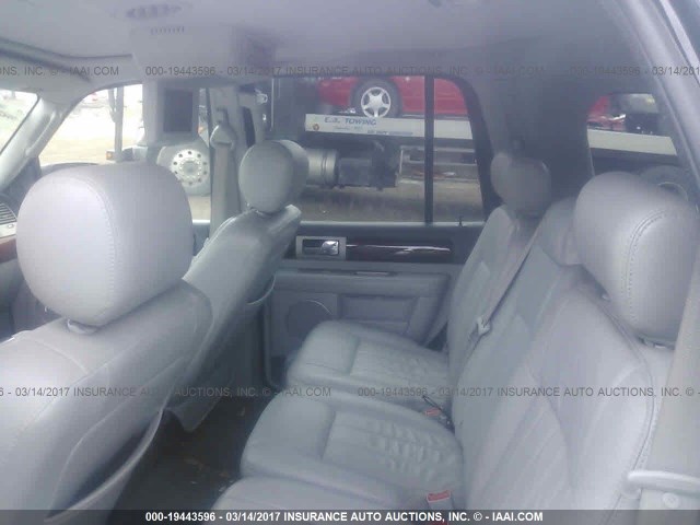 5LMFU28R54LJ33279 - 2004 LINCOLN NAVIGATOR Қара фото 8