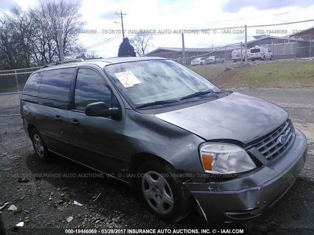 2FMZA51664BA33427 - 2004 FORD FREESTAR SE GREEN photo 1