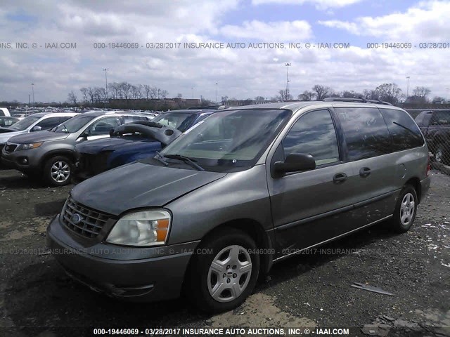 2FMZA51664BA33427 - 2004 FORD FREESTAR SE GREEN photo 2