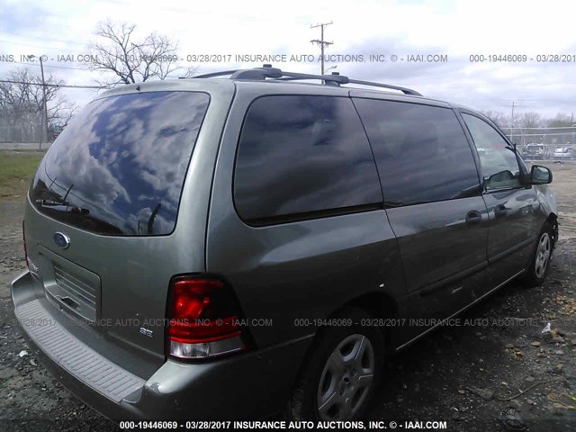 2FMZA51664BA33427 - 2004 FORD FREESTAR SE GREEN photo 4