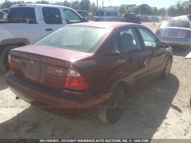 1FAFP34N56W105464 - 2006 FORD FOCUS ZX4 RED photo 4