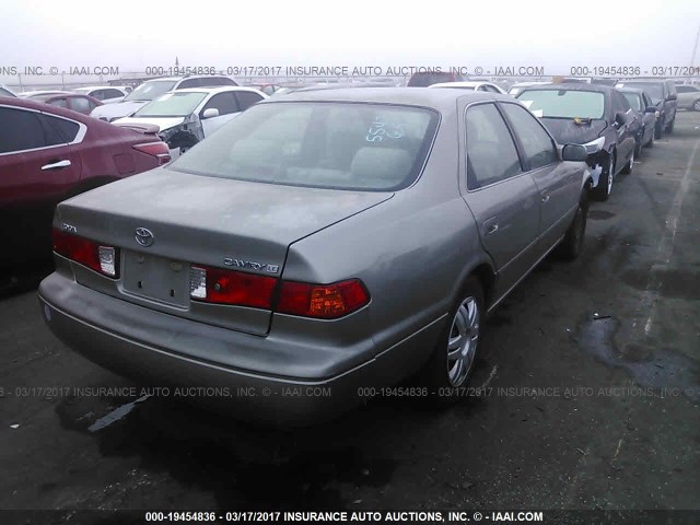 JT2BG22K1Y0483100 - 2000 TOYOTA CAMRY CE/LE/XLE 金色 照片 4