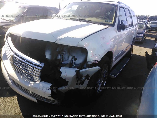 5LMFU28547LJ02803 - 2007 LINCOLN NAVIGATOR WHITE photo 2