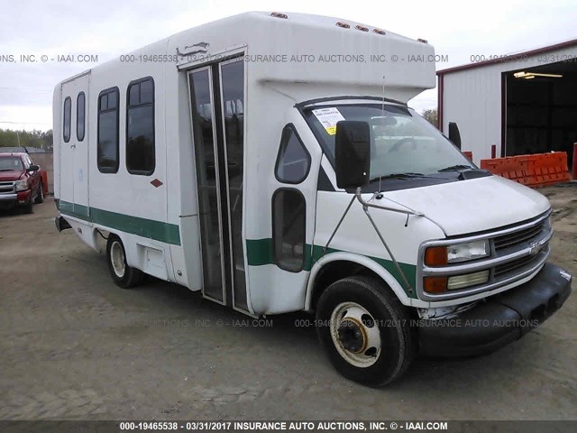 1GBJG31G711205702 - 2001 CHEVROLET EXPRESS CUTAWAY G3500 WHITE photo 1