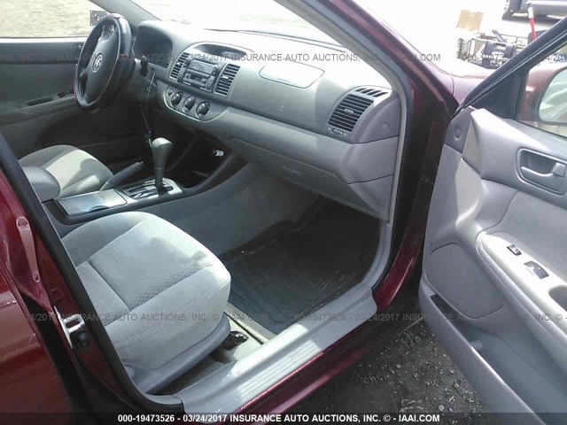 4T1BE32K02U068770 - 2002 TOYOTA CAMRY LE/XLE/SE MAROON photo 5