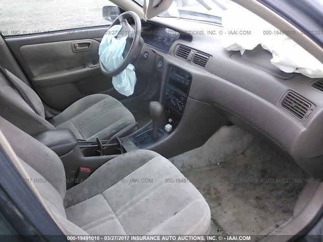 4T1BF22K9WU066108 - 1998 TOYOTA CAMRY CE/LE/XLE 棕色 照片 5