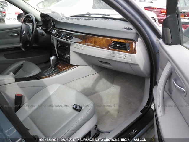 WBAVT13546KW23528 - 2006 BMW 325 XIT GRAY photo 5