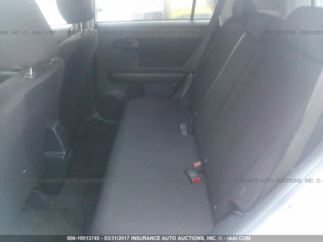 JTLKE50E581031032 - 2008 TOYOTA SCION XB WHITE photo 8