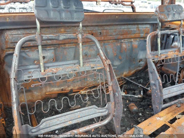 1N6ND16Y3GC387923 - 1986 NISSAN D21 KING CAB SILVER photo 8