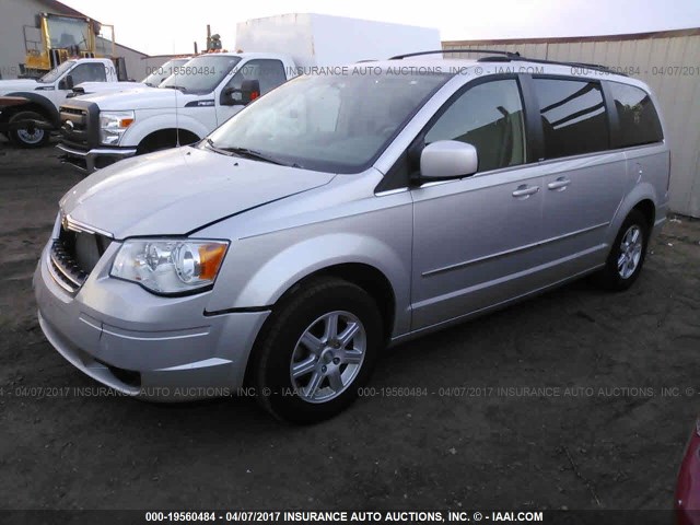 2A4RR5D14AR153737 - 2010 CHRYSLER TOWN & COUNTRY TOURING SILVER photo 2