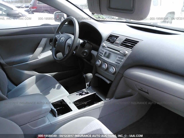 4T1BF3EK7AU574409 - 2010 TOYOTA CAMRY SE/LE/XLE 白色 照片 5