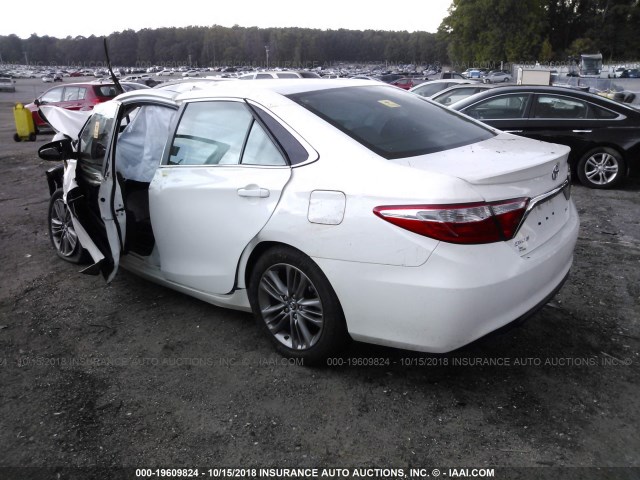 4T1BF1FK3FU059658 - 2015 TOYOTA CAMRY LE/XLE/SE/XSE 白色 照片 3