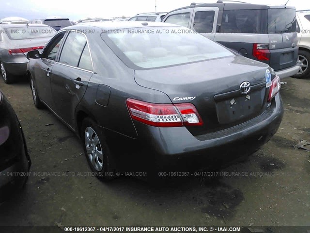 4T4BF3EK6AR012264 - 2010 TOYOTA CAMRY SE/LE/XLE 灰色 照片 3