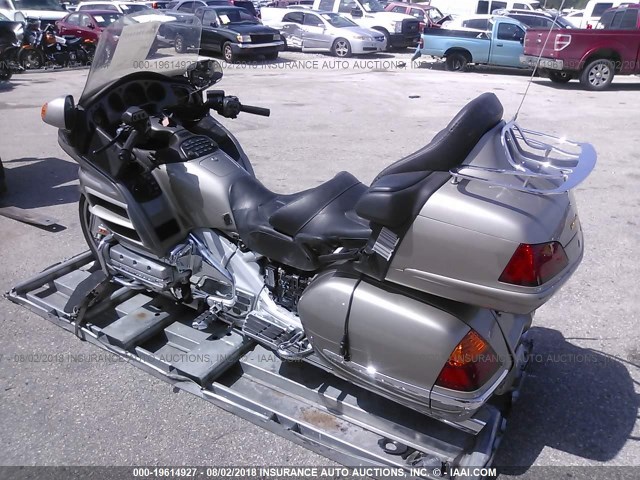 1HFSC47042A111747 - 2002 HONDA GL1800 GOLD photo 3