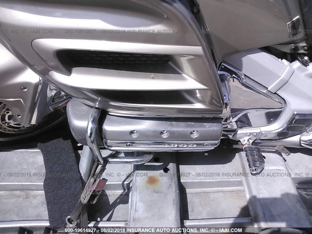 1HFSC47042A111747 - 2002 HONDA GL1800 GOLD photo 9