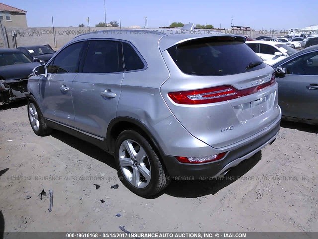 5LMCJ1C97GUJ28273 - 2016 LINCOLN MKC PREMIER SILVER photo 3