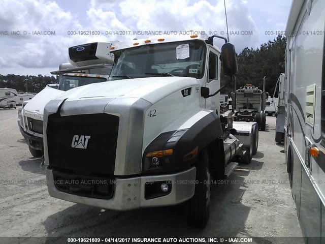 3HSJGTKT4GN748476 - 2016 CATERPILLAR CT660 WHITE photo 2