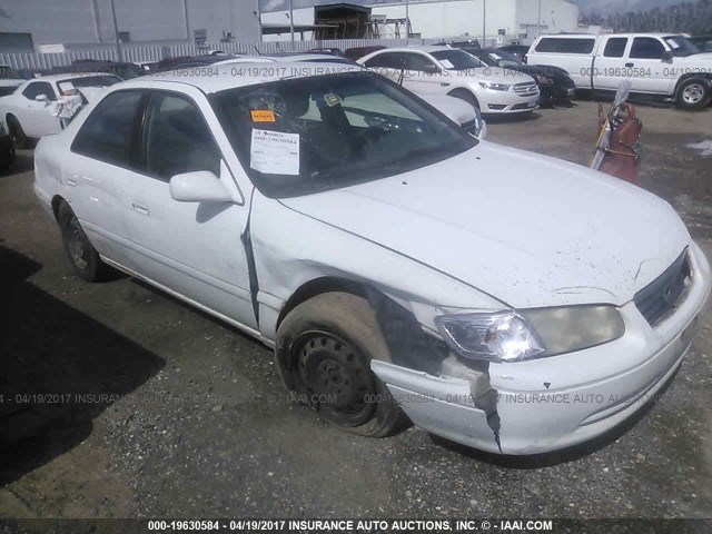 JT2BG22K6Y0401880 - 2000 TOYOTA CAMRY CE/LE/XLE თეთრი ფოტო 1
