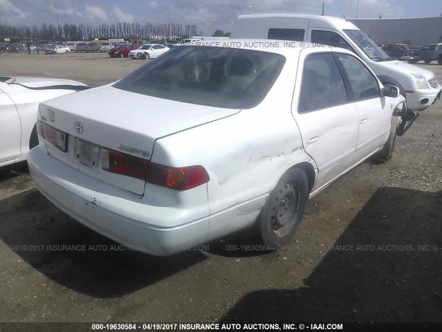 JT2BG22K6Y0401880 - 2000 TOYOTA CAMRY CE/LE/XLE თეთრი ფოტო 4