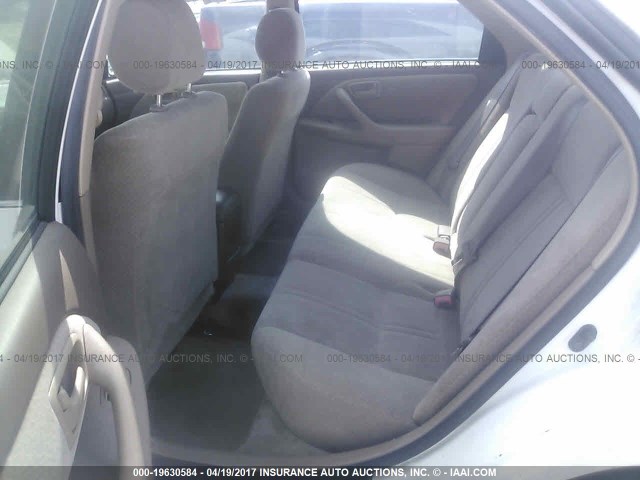 JT2BG22K6Y0401880 - 2000 TOYOTA CAMRY CE/LE/XLE თეთრი ფოტო 8