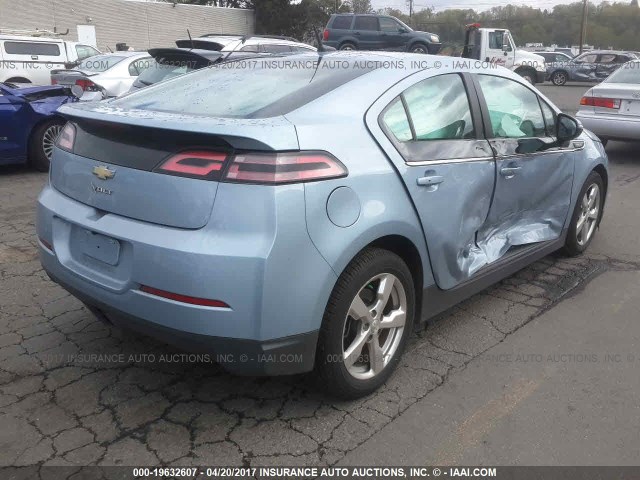 1G1RF6E46DU102981 - 2013 CHEVROLET VOLT Light Blue photo 4