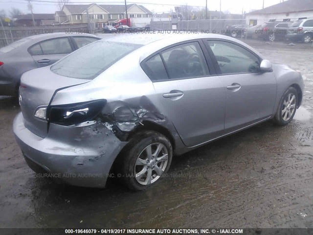 JM1BL1VGXB1406635 - 2011 MAZDA 3 I GRAY photo 4