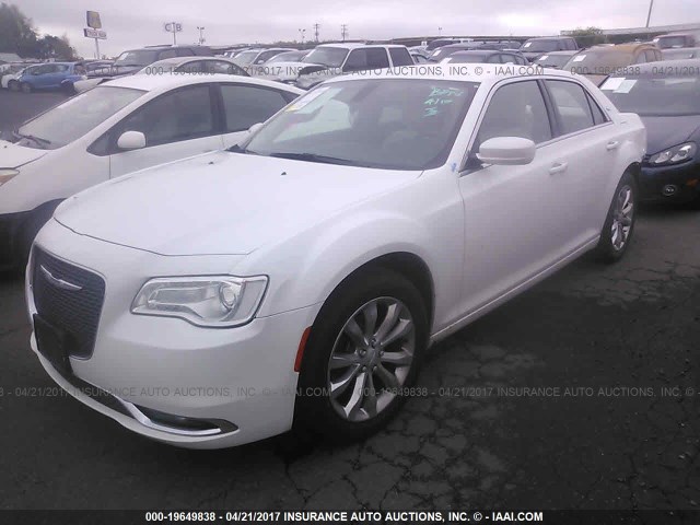 2C3CCARG1FH736285 - 2015 CHRYSLER 300 LIMITED WHITE photo 2