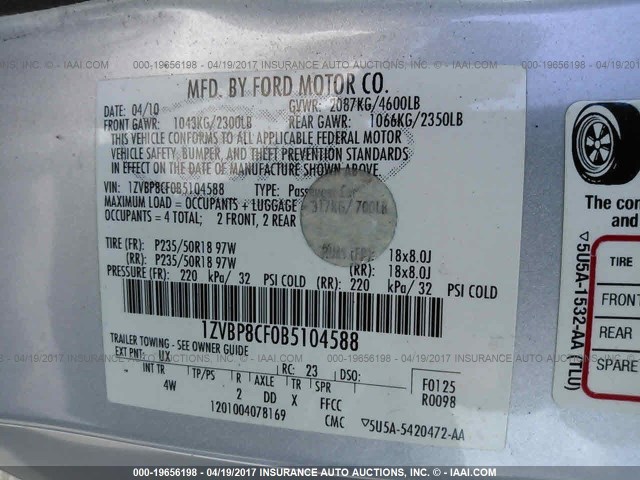 1ZVBP8CF0B5104588 - 2011 FORD MUSTANG GT SILVER photo 9