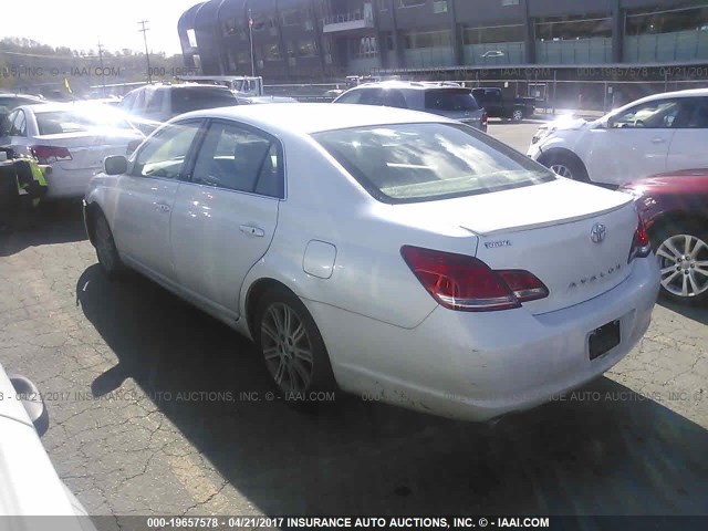 4T1BK36B25U046471 - 2005 TOYOTA AVALON XL/XLS/TOURING/LIMITED WHITE photo 3