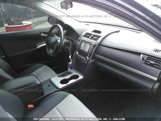 4T1BF1FK0CU101134 - 2012 TOYOTA CAMRY SE/LE/XLE Dark Blue photo 5