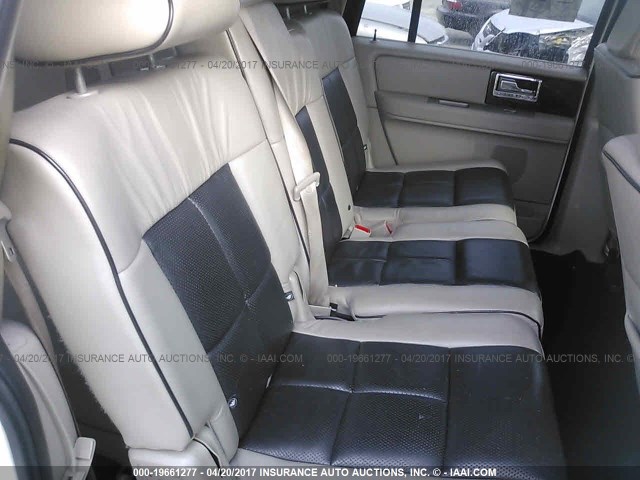 5LMFL28598LJ03451 - 2008 LINCOLN NAVIGATOR L WHITE photo 8