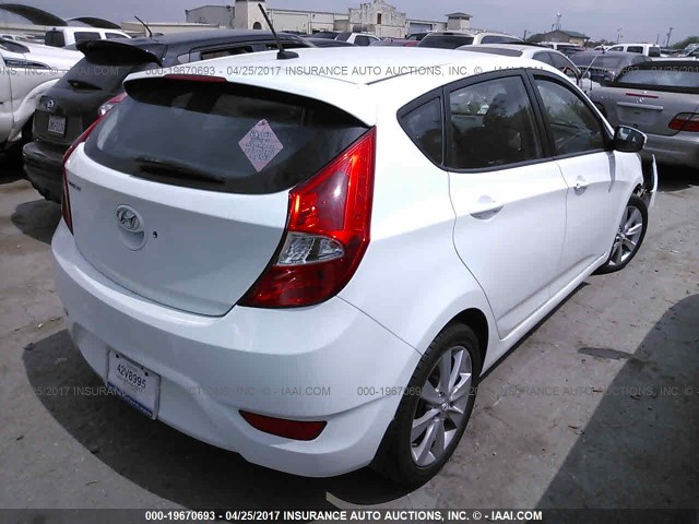 KMHCU5AE3DU134956 - 2013 HYUNDAI ACCENT GLS/SE WHITE photo 4