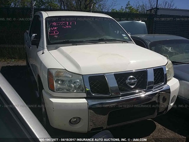 1N6BA07A47N228887 - 2007 NISSAN TITAN XE/SE/LE WHITE photo 1