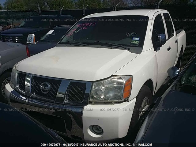 1N6BA07A47N228887 - 2007 NISSAN TITAN XE/SE/LE WHITE photo 2