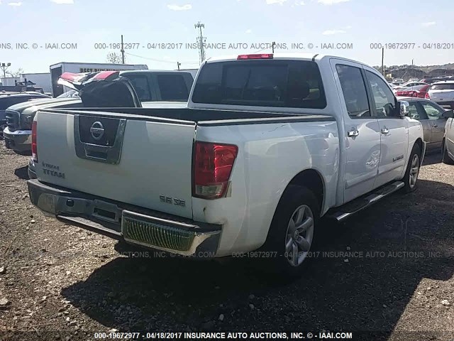 1N6BA07A47N228887 - 2007 NISSAN TITAN XE/SE/LE WHITE photo 4