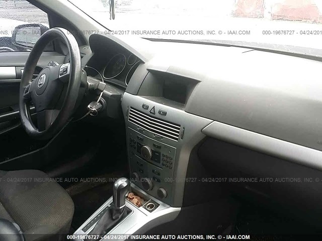 W08AT671585101507 - 2008 SATURN ASTRA XR WHITE photo 5