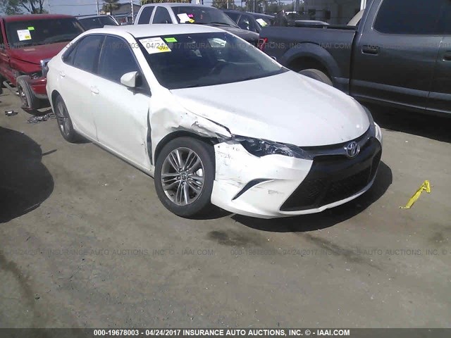 4T1BF1FK3FU072071 - 2015 TOYOTA CAMRY LE/XLE/SE/XSE WHITE photo 6