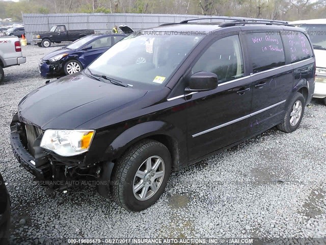 2A4RR8DX4AR435477 - 2010 CHRYSLER TOWN & COUNTRY TOURING PLUS PURPLE photo 2