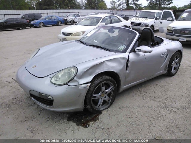 WP0CA29848U712238 - 2008 PORSCHE BOXSTER SILVER photo 2