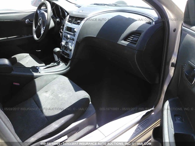 1G1ZC5E00CF239823 - 2012 CHEVROLET MALIBU 1LT SILVER photo 5