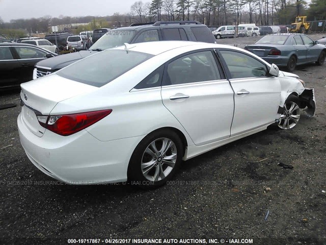 5NPEC4ACXBH146165 - 2011 HYUNDAI SONATA SE/LIMITED WHITE photo 4