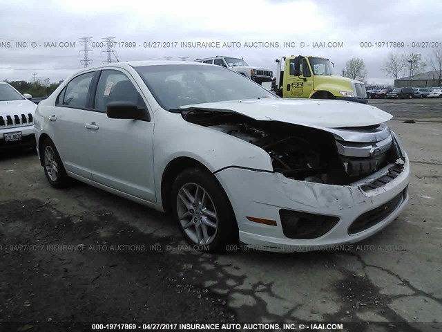 3FAHP0GA7AR423968 - 2010 FORD FUSION S WHITE photo 1