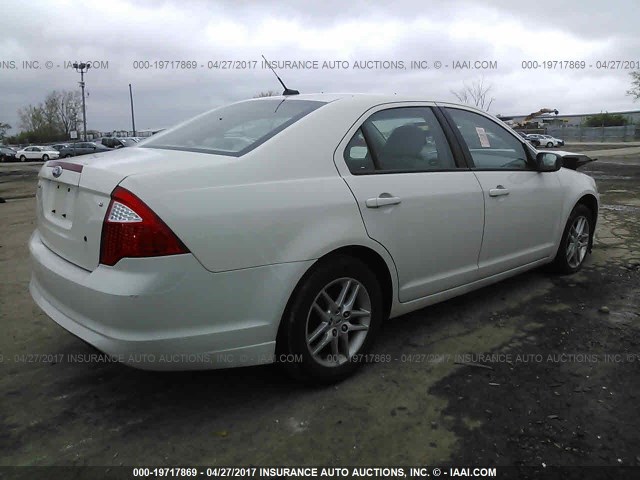 3FAHP0GA7AR423968 - 2010 FORD FUSION S WHITE photo 4