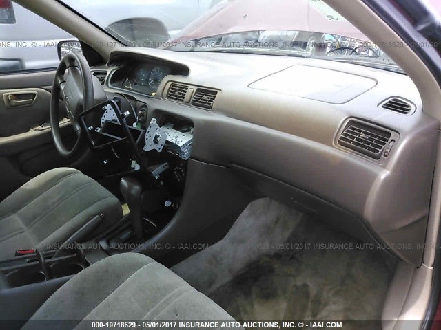 4T1BG22K7YU926877 - 2000 TOYOTA CAMRY CE/LE/XLE 勃艮第红 照片 5