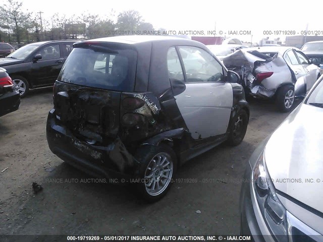 WMEEJ3BA4FK790752 - 2015 SMART FORTWO PURE/PASSION BLACK photo 4